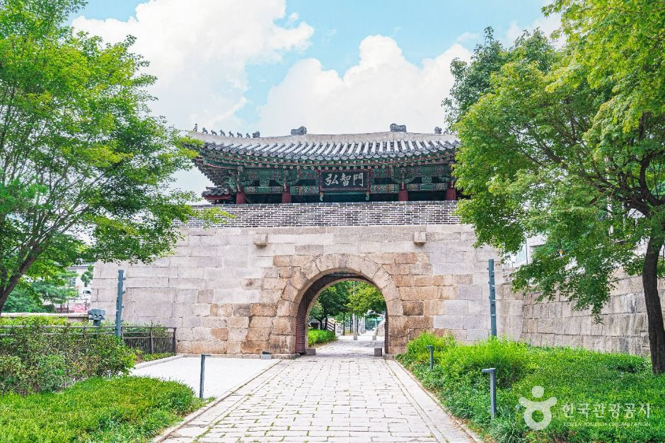 홍지문 및 탕춘대성 여행 추천 - 로드트립