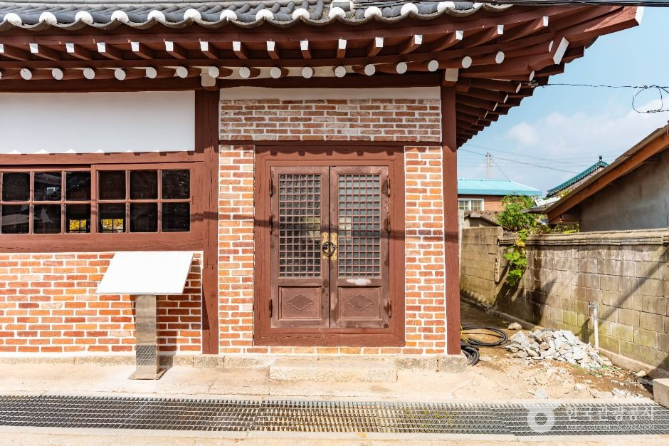 구 강경성결교회 예배당 여행 추천 - 로드트립