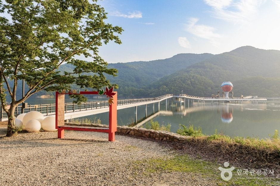 용산저수지 여행 추천 - 로드트립