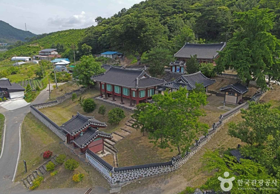 청양향교 여행 추천 - 로드트립