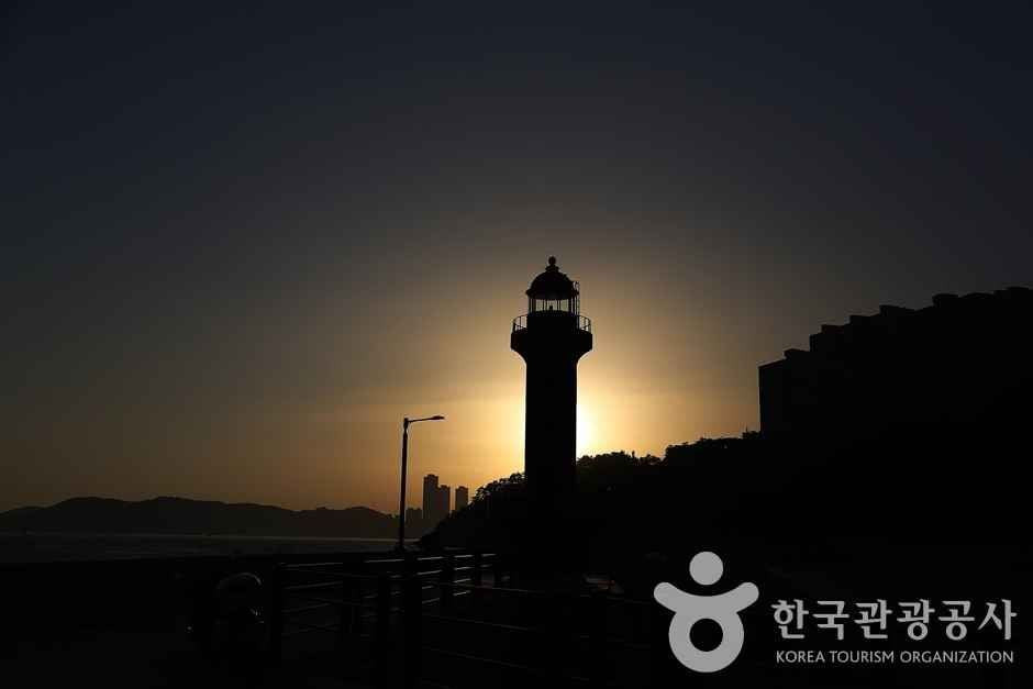중리항 방파제 등대 여행 추천 - 로드트립