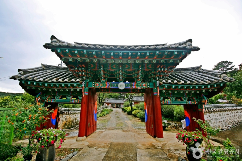 김정선생묘소일원 여행 추천 - 로드트립