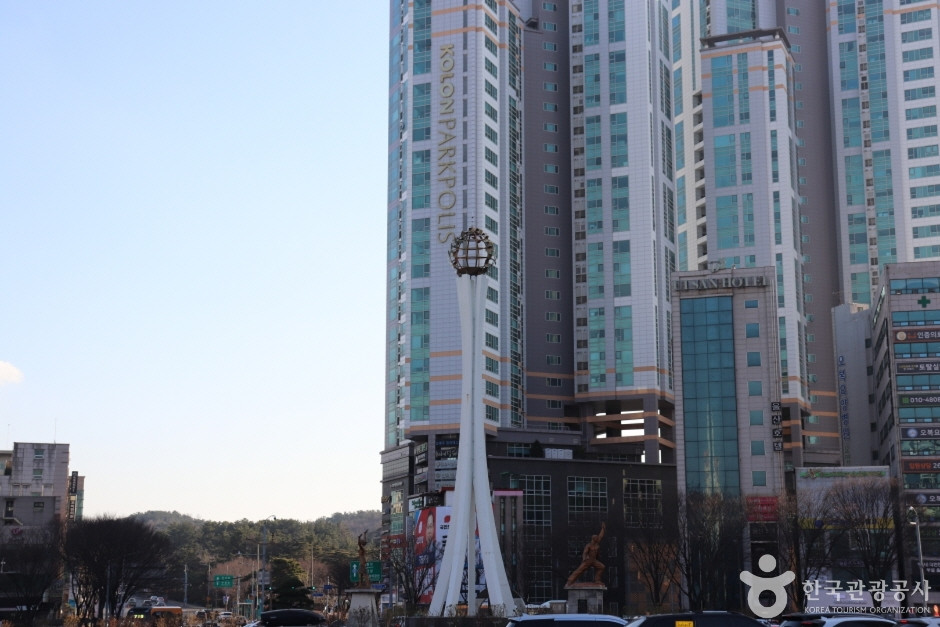 공업탑 여행 추천 - 로드트립