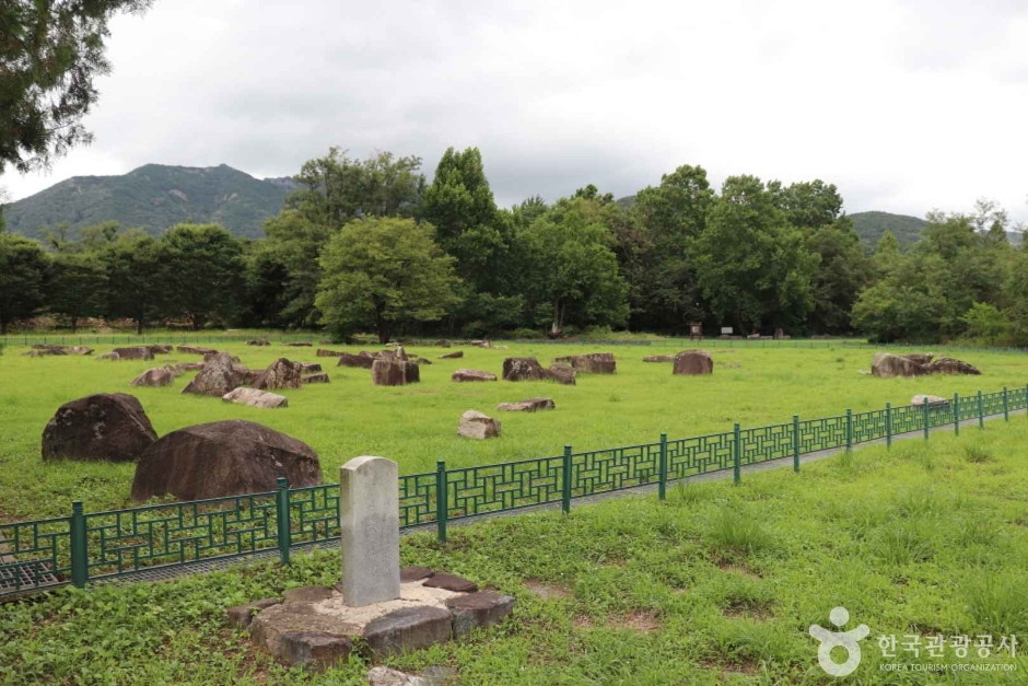 계룡산신도내주초석석재 여행 추천 - 로드트립