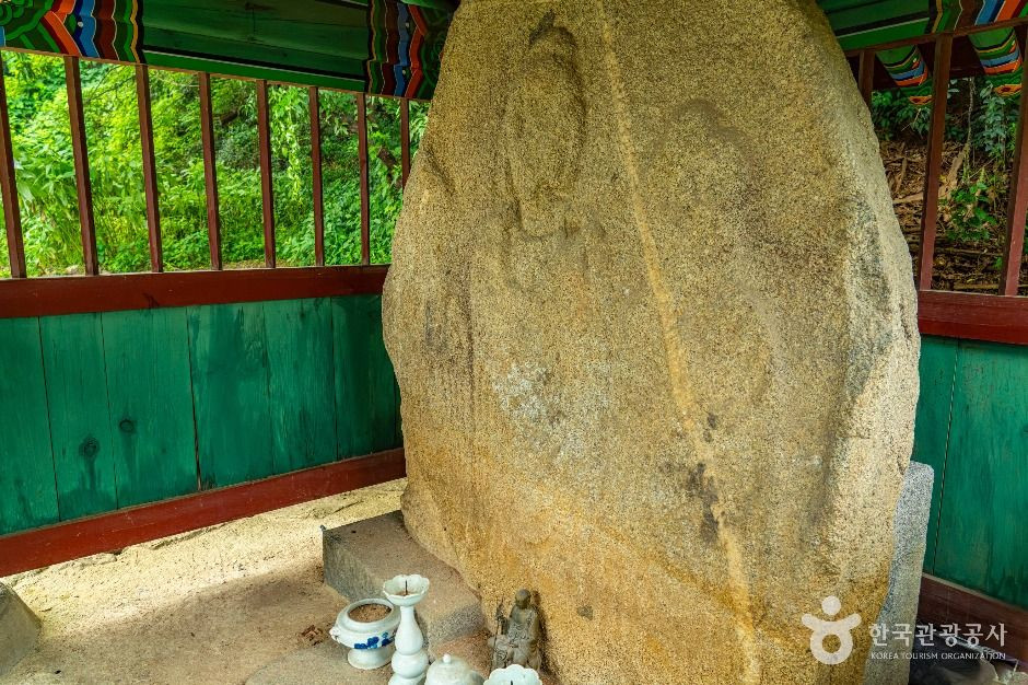 죽산 두현리 석조삼존불입상 여행 추천 - 로드트립