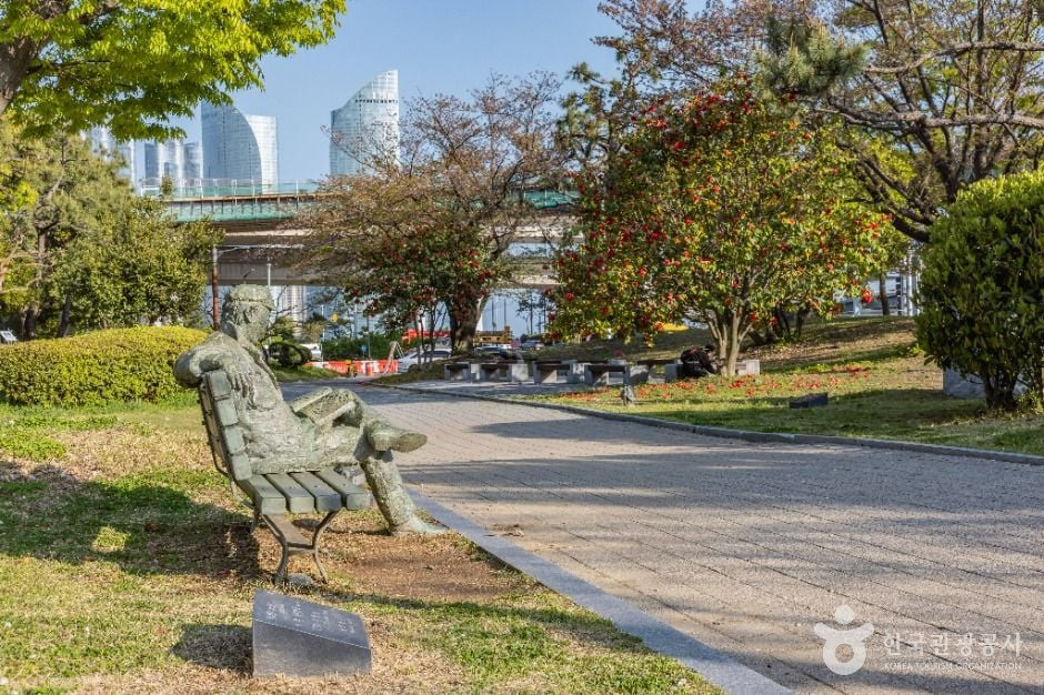 부산 올림픽동산 여행 추천 - 로드트립