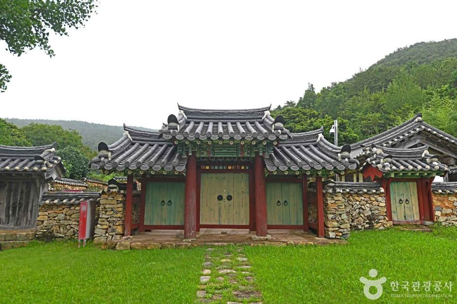 돌산향교 여행 추천 - 로드트립