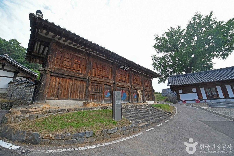 정산향교 여행 추천 - 로드트립