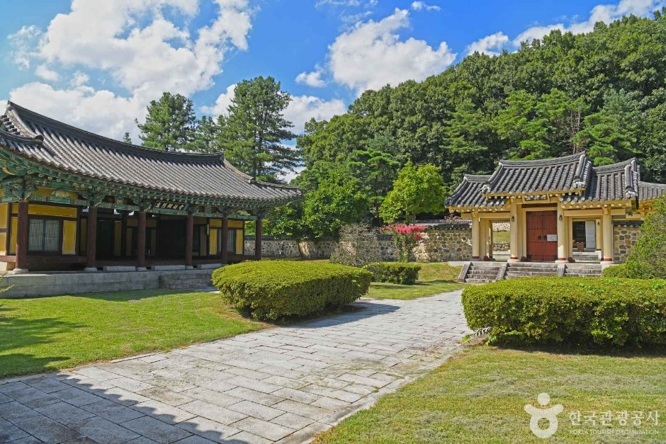 충주 임충민공 충렬사 여행 추천 - 로드트립