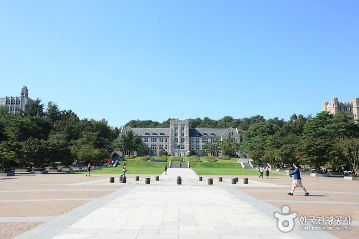 서울 고려대학교 본관 여행 추천 - 로드트립