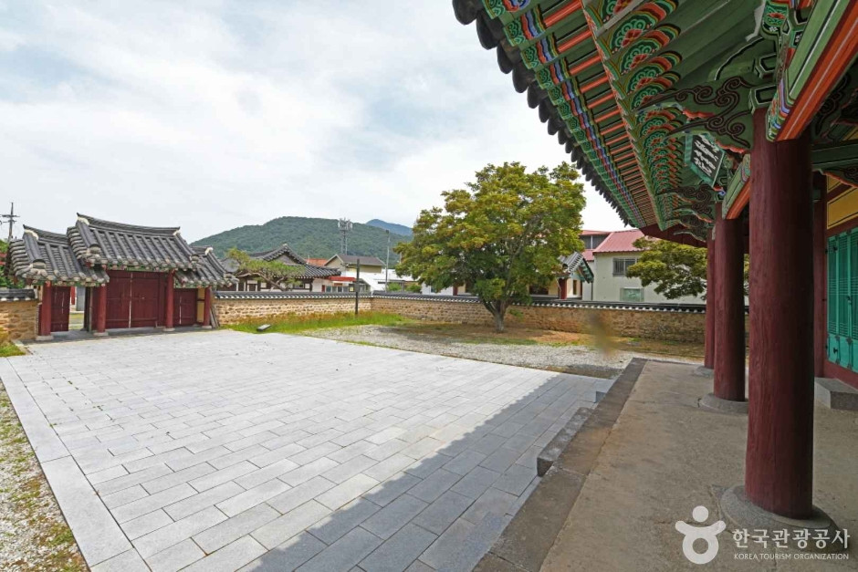 충현서원 여행 추천 - 로드트립
