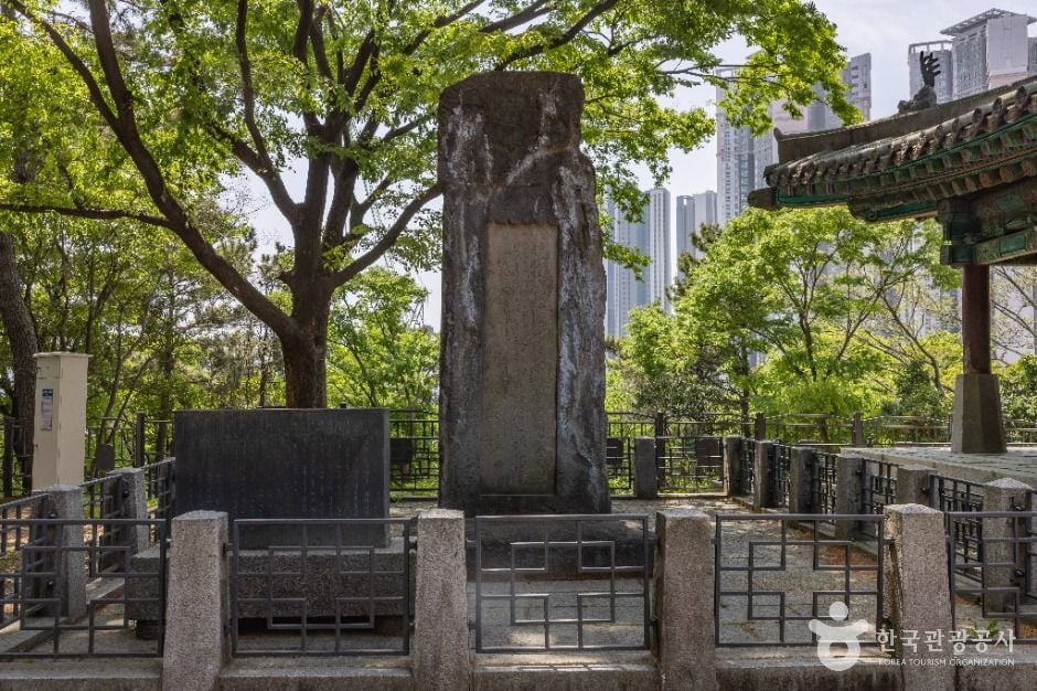 부산진성공원 여행 추천 - 로드트립