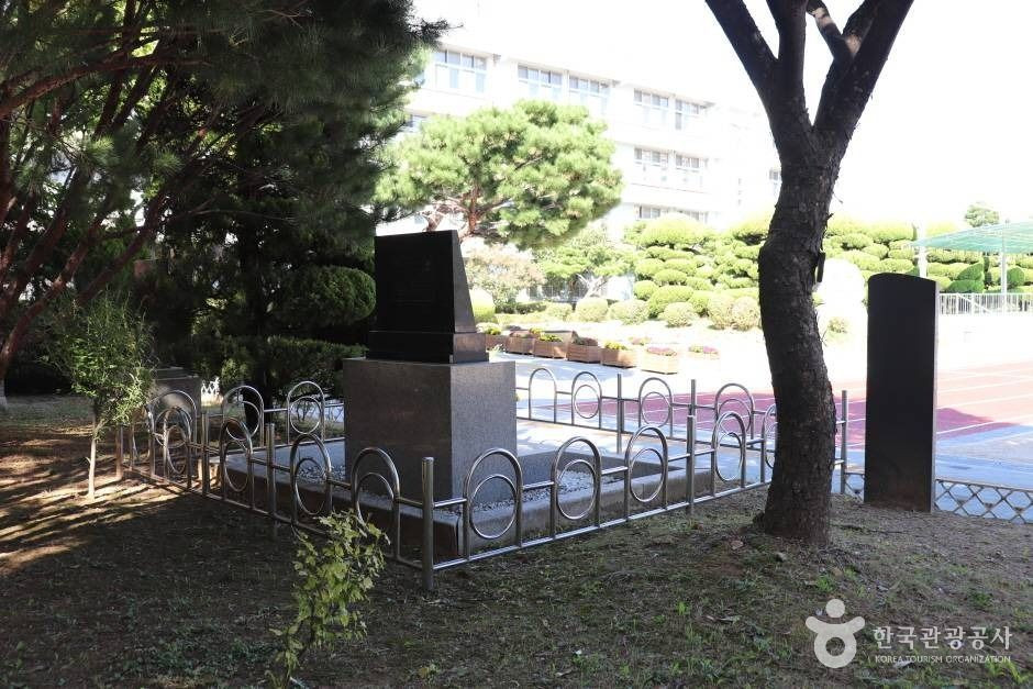 이탈리아 의무부대 6·25전쟁 참전기념비 여행 추천 - 로드트립