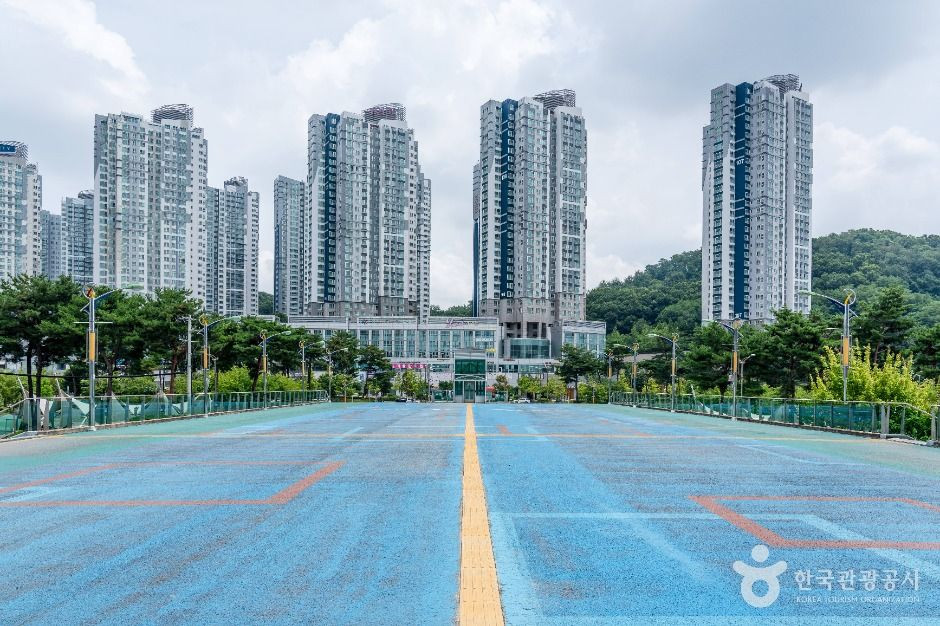 천안아산역 동광장 여행 추천 - 로드트립