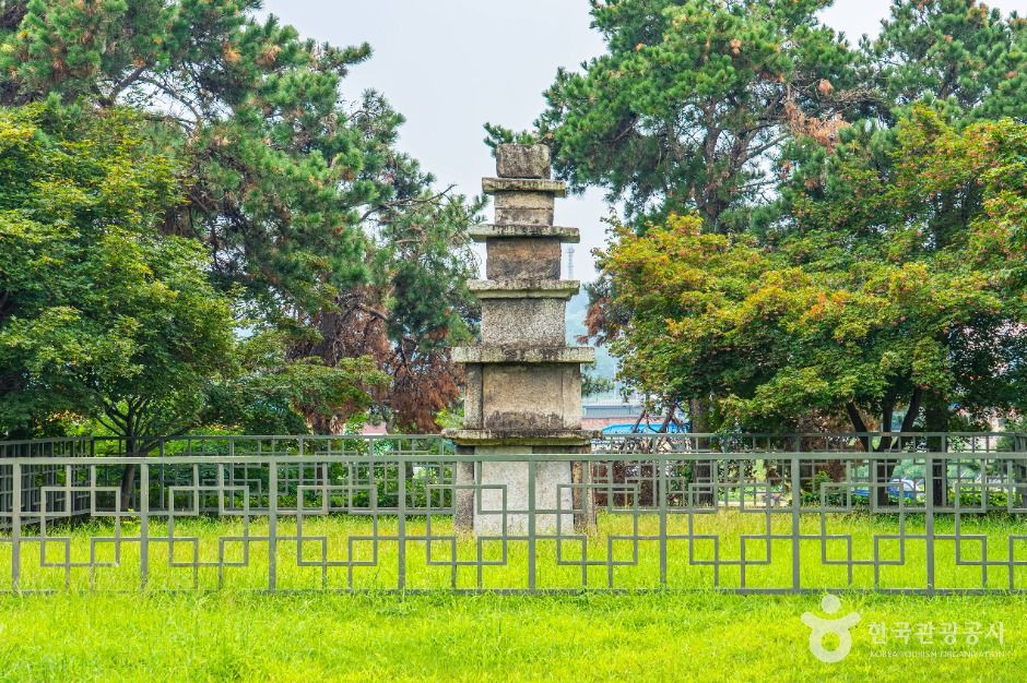안성도기동삼층석탑 여행 추천 - 로드트립