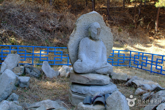 몽산리석가여래좌상 여행 추천 - 로드트립