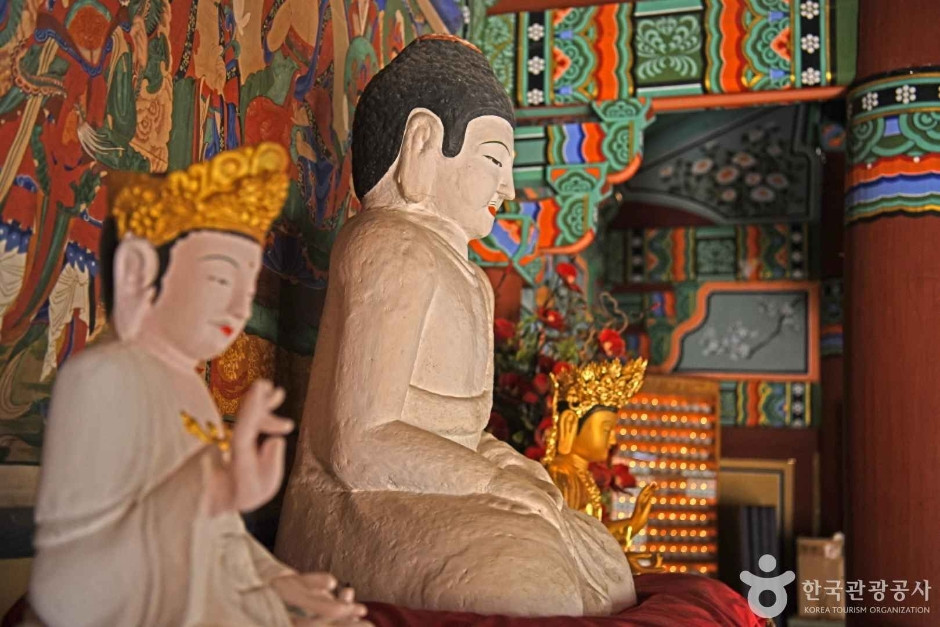 괴산 봉학사지 석조여래좌상 여행 추천 - 로드트립