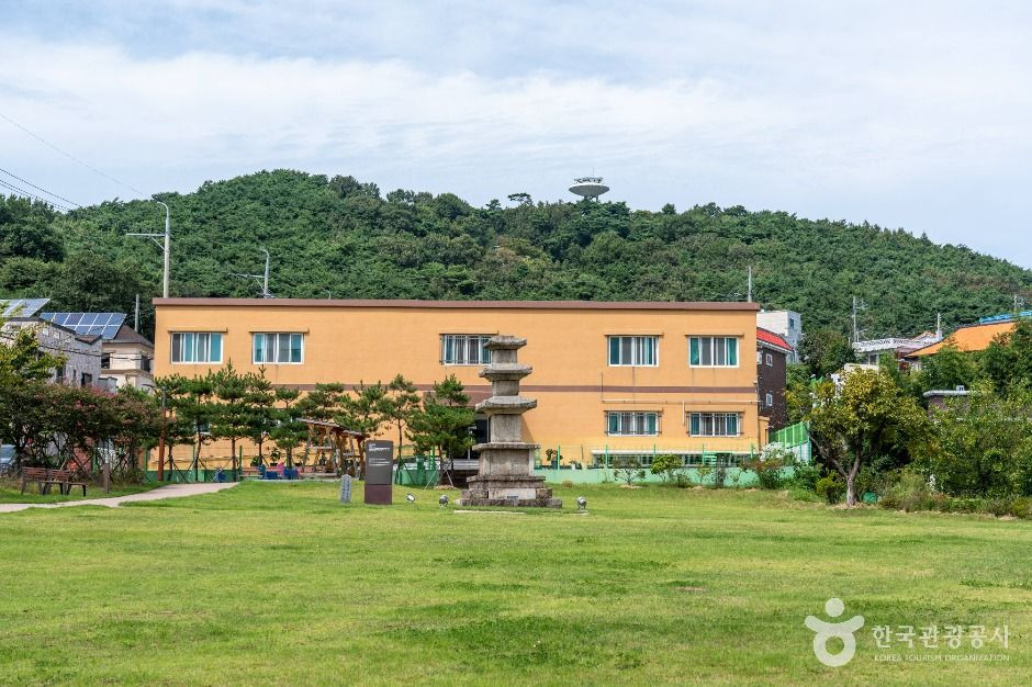 서산동문동오층석탑 및 당간지주 여행 추천 - 로드트립