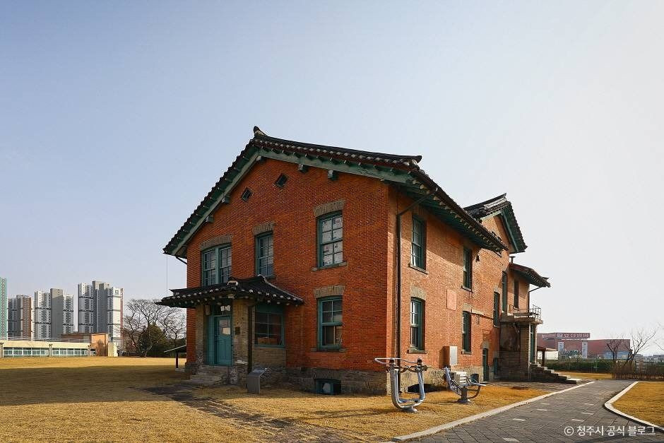 청주 탑동 양관 여행 추천 - 로드트립