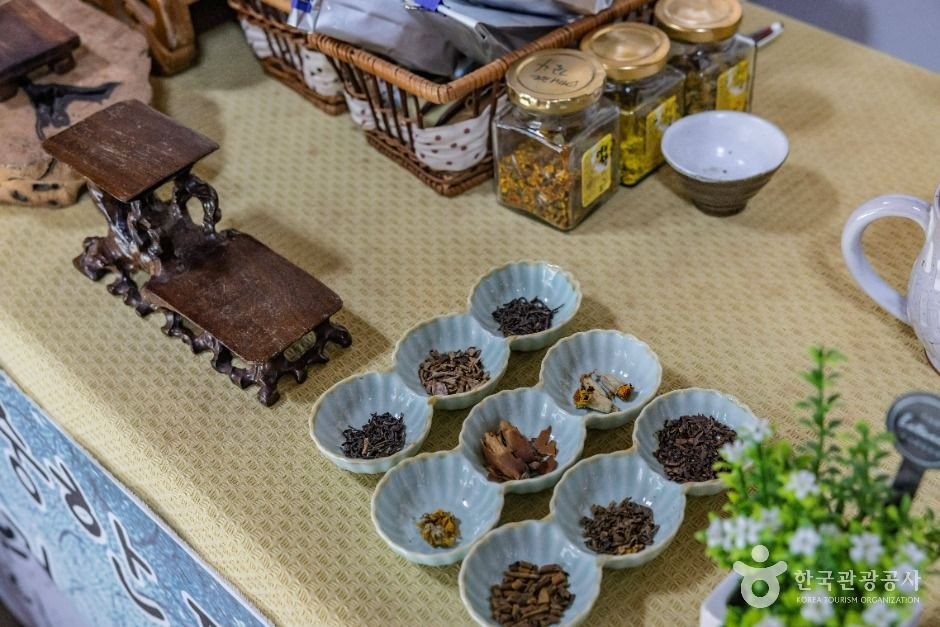 순천전통야생차체험관 여행 추천 - 로드트립