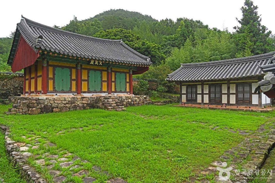 돌산향교 여행 추천 - 로드트립