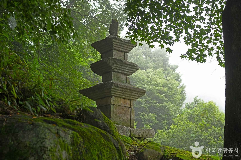 제천 소악사지 삼층석탑 여행 추천 - 로드트립