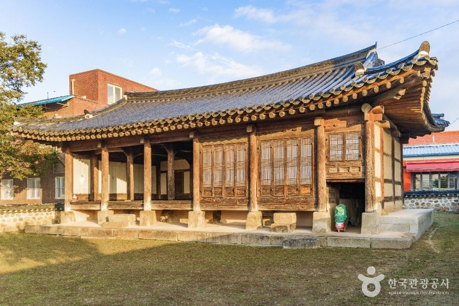 괴산 청안 안민헌 여행 추천 - 로드트립