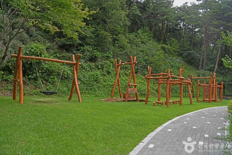 용두산 산림욕장 여행 추천 - 로드트립