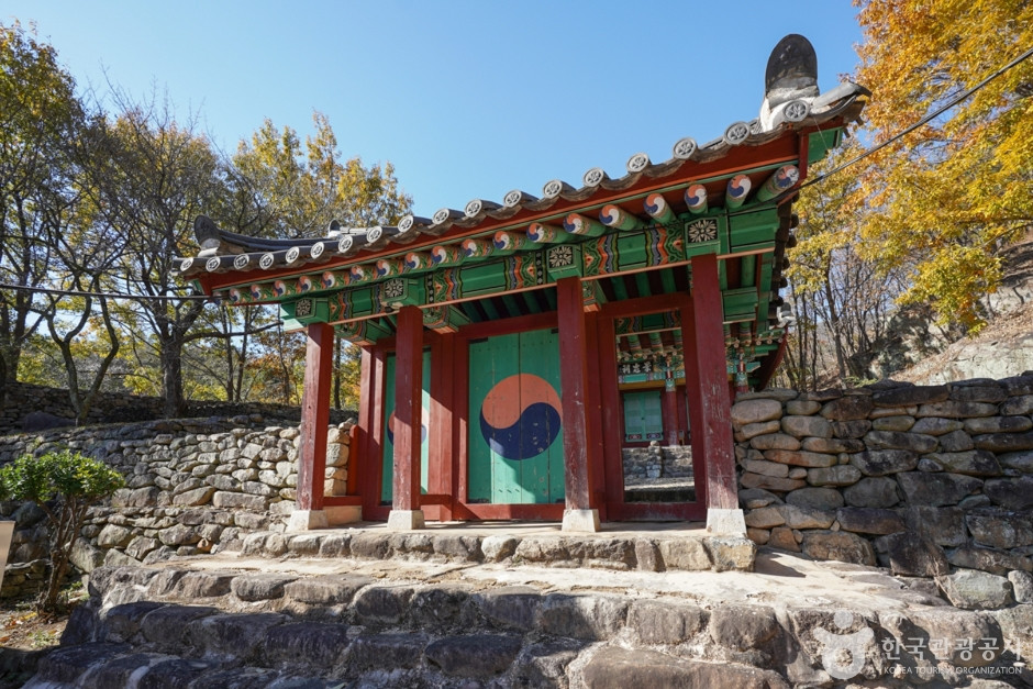 경충사(정기룡장군유허지) 여행 추천 - 로드트립