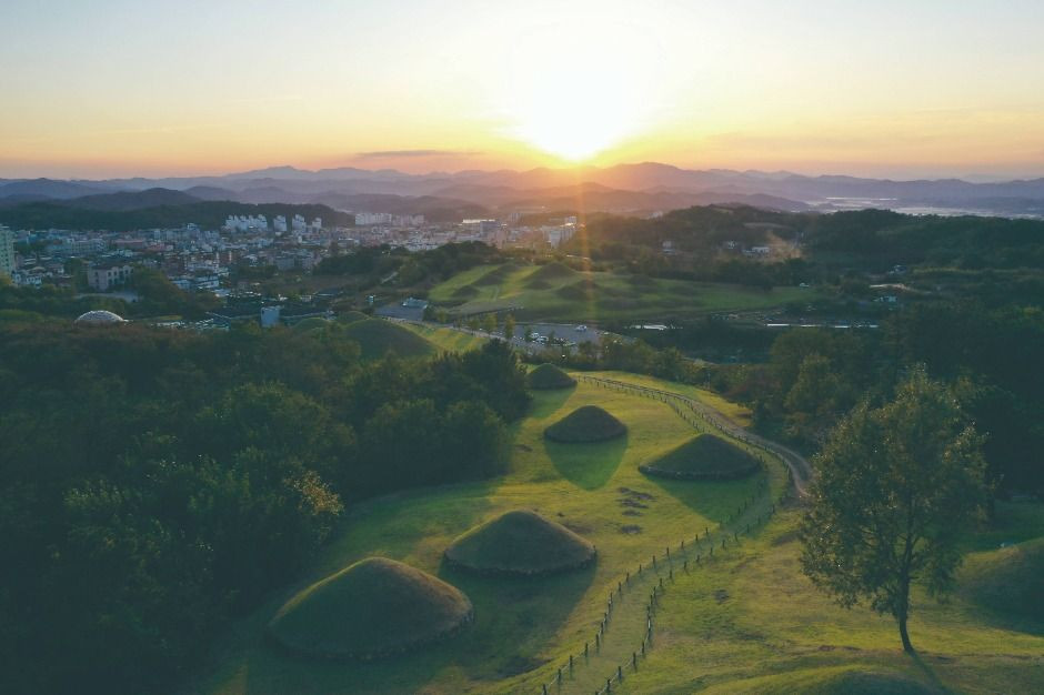 창녕 교동과 송현동 고분군 여행 추천 - 로드트립