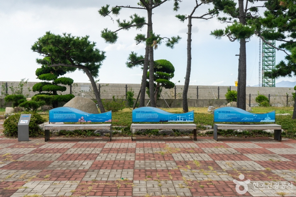 화암추 등대 여행 추천 - 로드트립