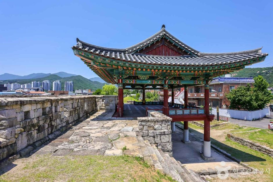 언양읍성 여행 추천 - 로드트립