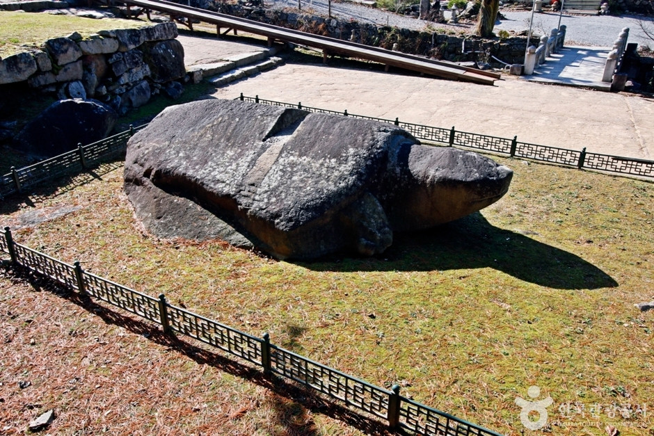 충주 미륵대원지 석조귀부 여행 추천 - 로드트립