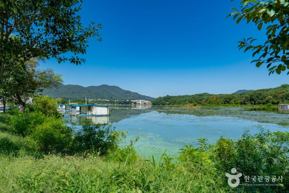 용담저수지 여행 추천 - 로드트립