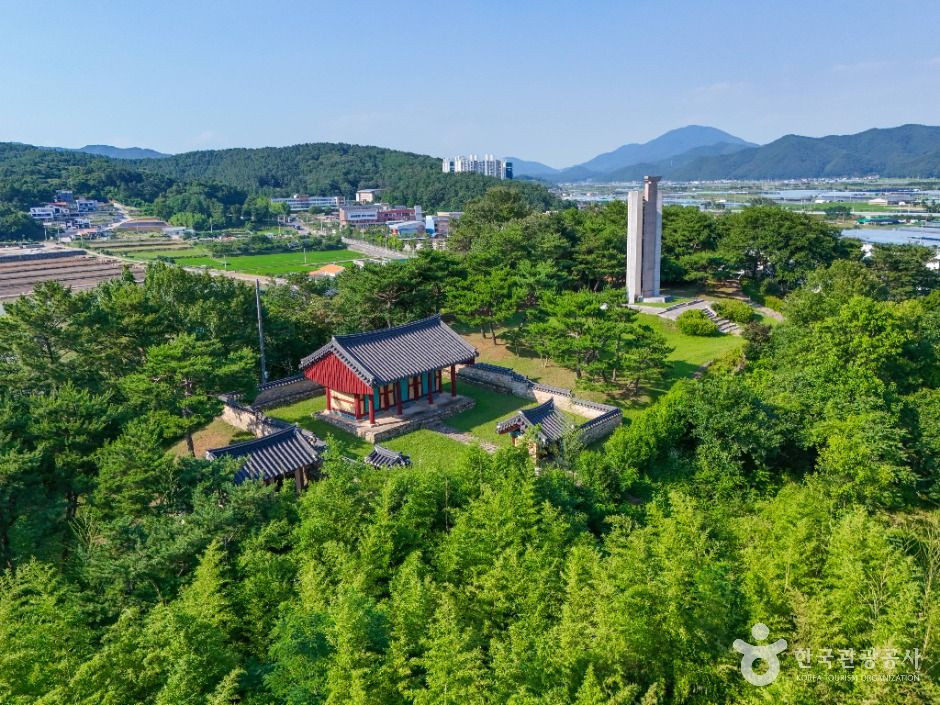 우륵기념탑 여행 추천 - 로드트립