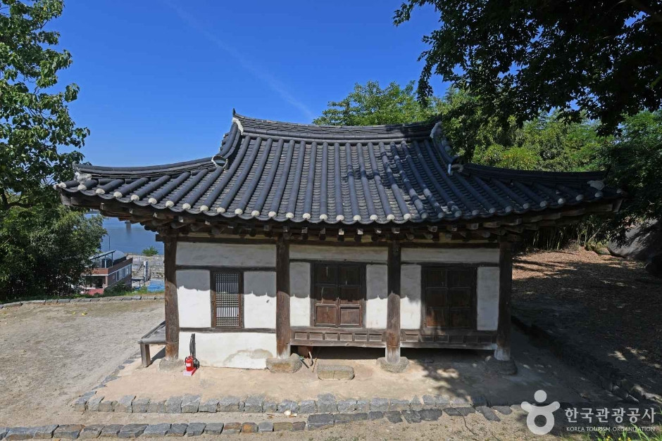 팔괘정 여행 추천 - 로드트립
