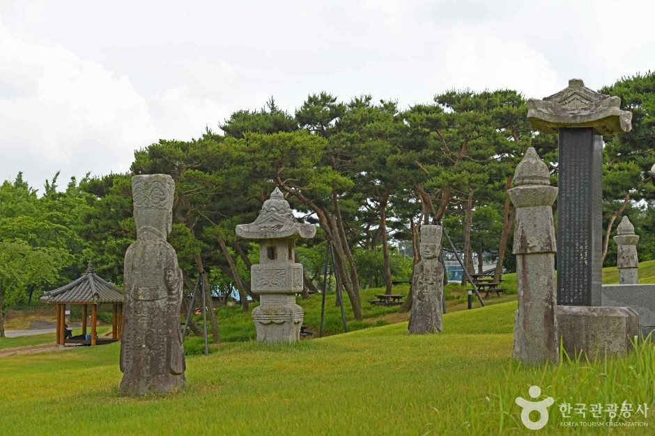 월성위김한신묘 여행 추천 - 로드트립