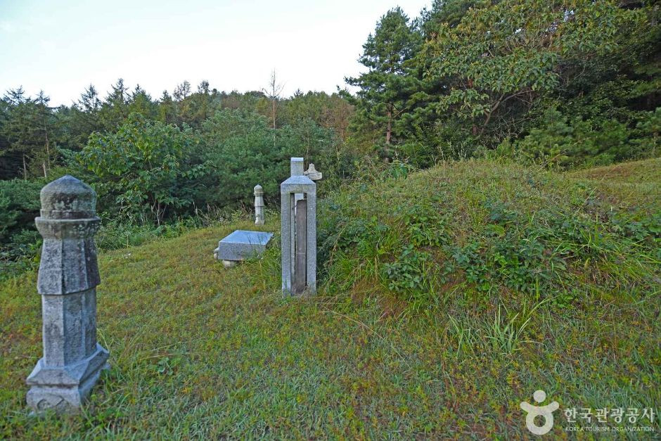 춘천한백록묘역 여행 추천 - 로드트립