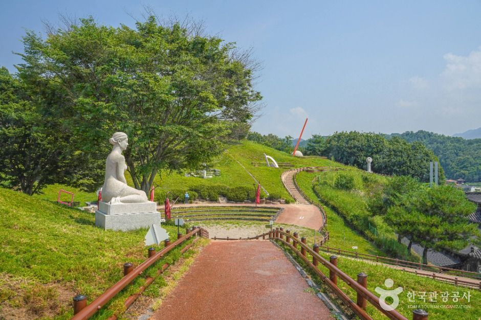 생초국제조각공원 여행 추천 - 로드트립