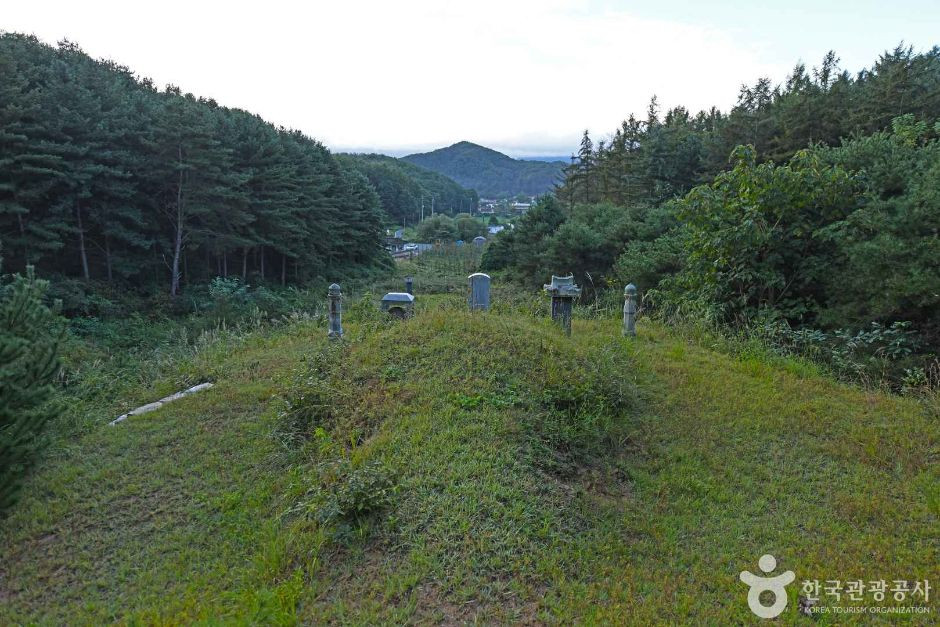 춘천한백록묘역 여행 추천 - 로드트립