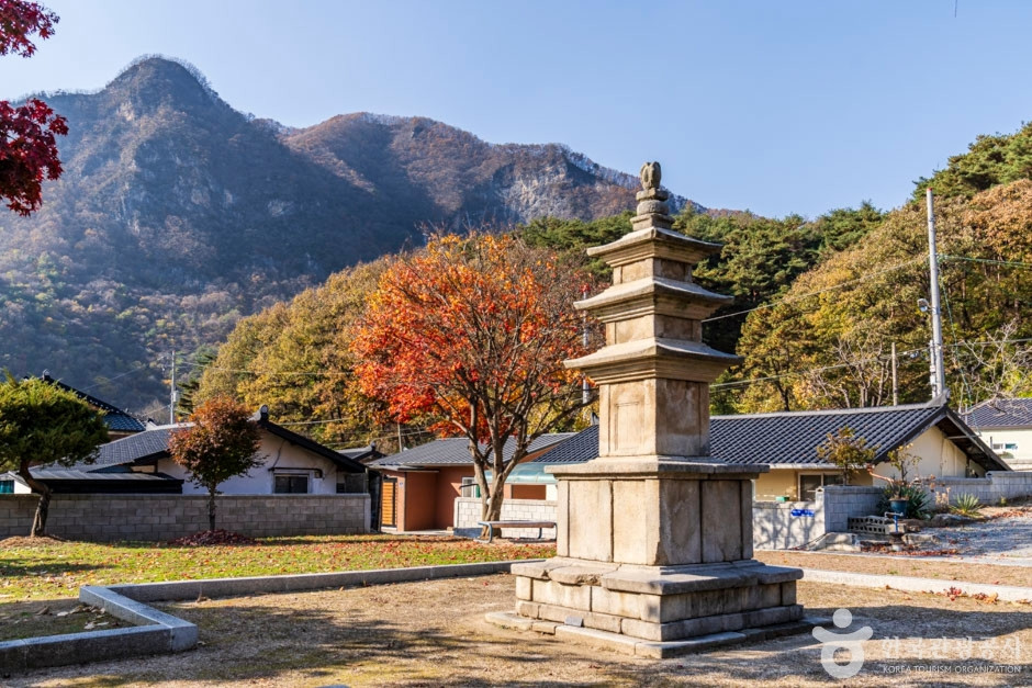 단양 향산리 삼층석탑 여행 추천 - 로드트립