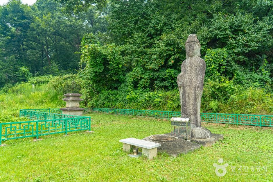 안성죽산리석불입상 여행 추천 - 로드트립