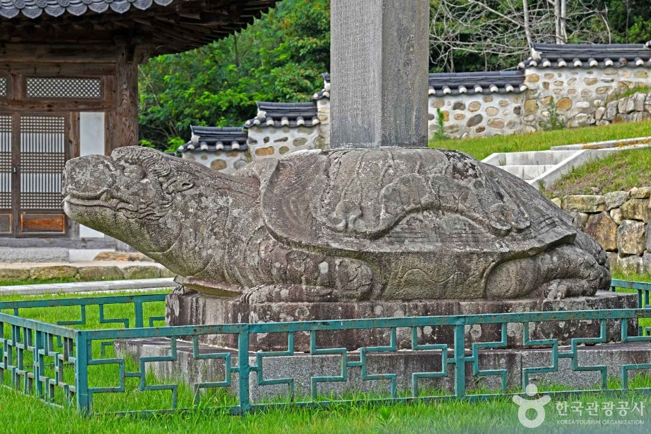 요동백김응하장군묘비 여행 추천 - 로드트립
