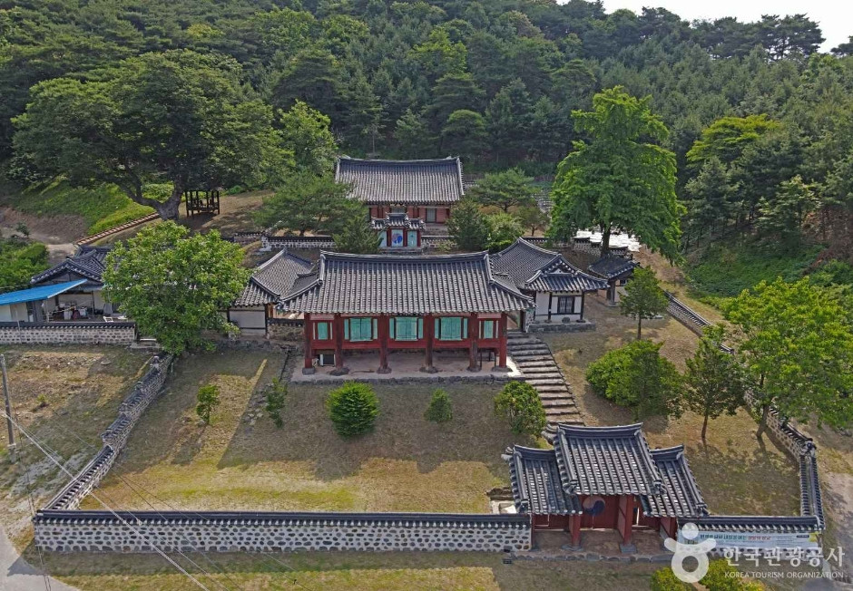 청양향교 여행 추천 - 로드트립