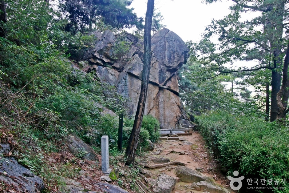 보문산마애여래좌상 여행 추천 - 로드트립