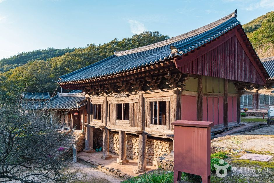 화암사 우화루 여행 추천 - 로드트립