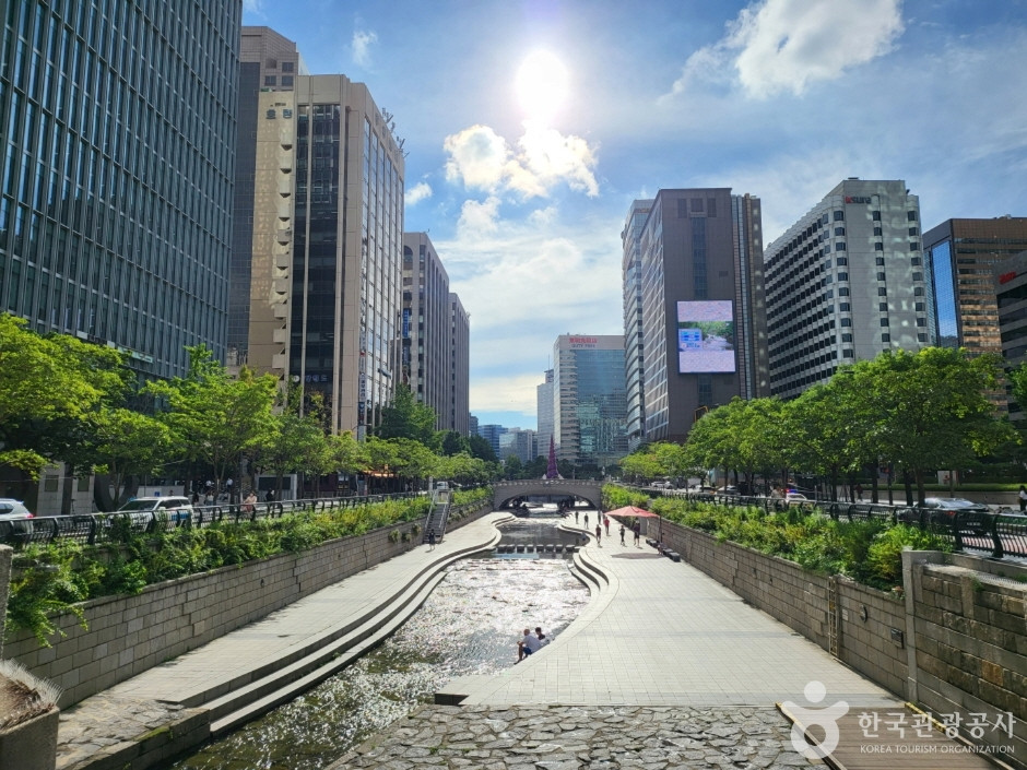 청계천 여행 추천 - 로드트립