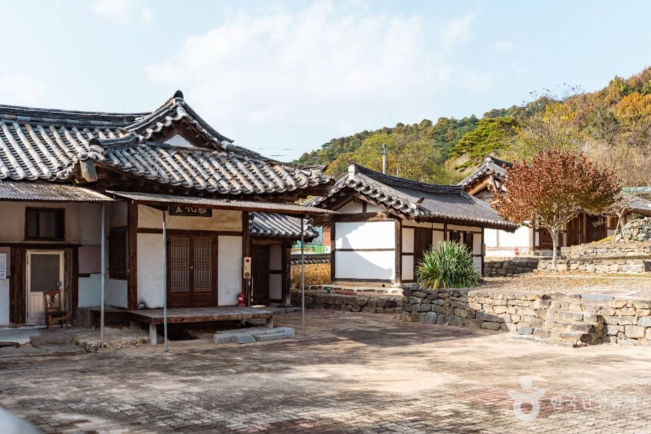 노성향교 여행 추천 - 로드트립