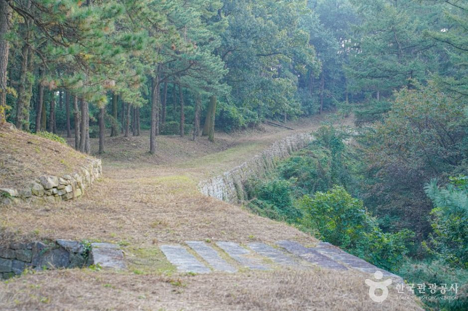 죽주산성 여행 추천 - 로드트립