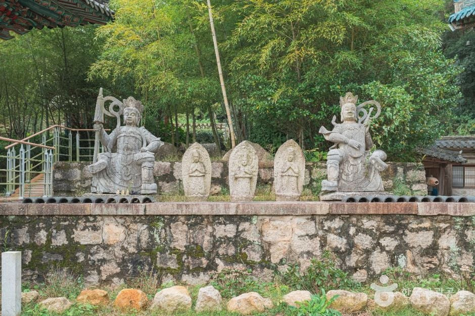 금강사(부산) 여행 추천 - 로드트립